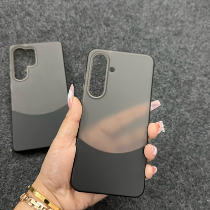 Anti slip mobile covers with flexible edges and a smooth matte texture for premium comfort for S25