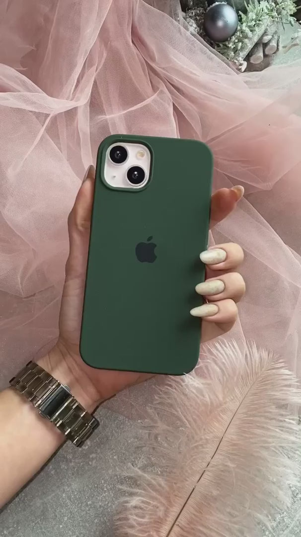  Elegant green liquid silicone iPhone case with a smooth matte finish, iphone 15 cover offering a premium look and comfortable grip.